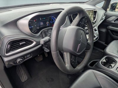 2024 Chrysler Pacifica Hybrid Select S Appearance