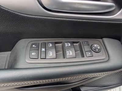 2024 Chrysler Pacifica Hybrid Select S Appearance