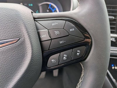 2024 Chrysler Pacifica Hybrid Select S Appearance