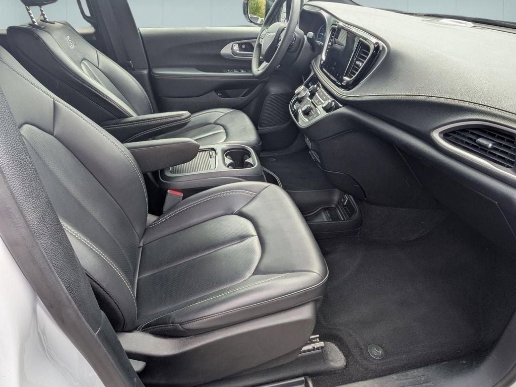 2024 Chrysler Pacifica Hybrid Select S Appearance