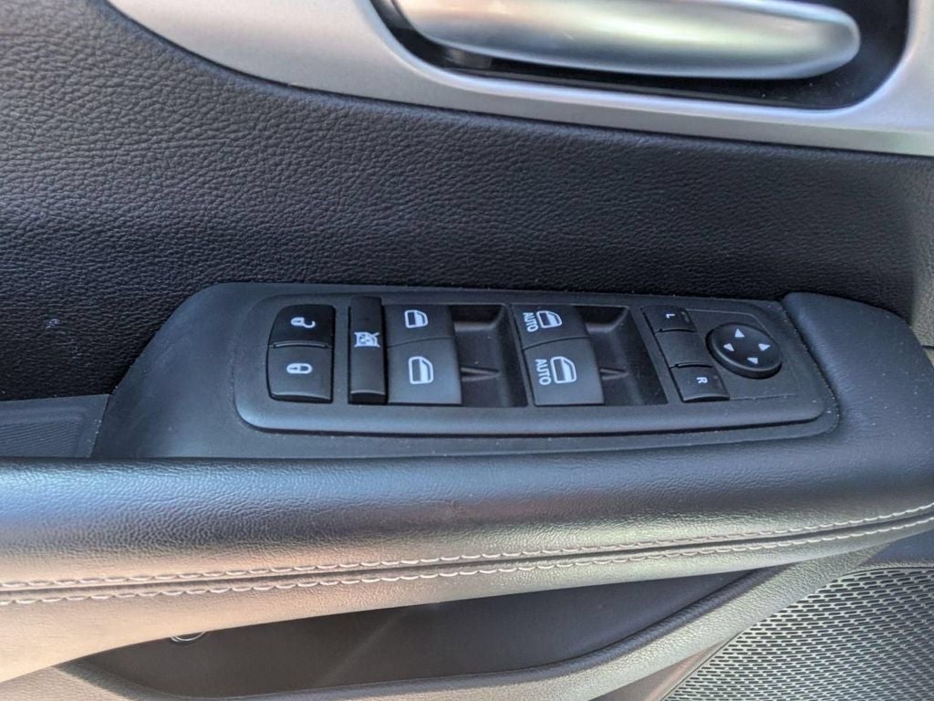2024 Chrysler Pacifica Hybrid Select S Appearance