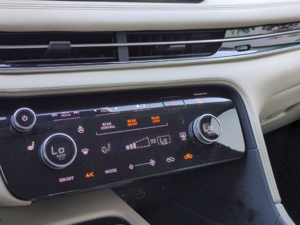 2023 INFINITI QX60 LUXE