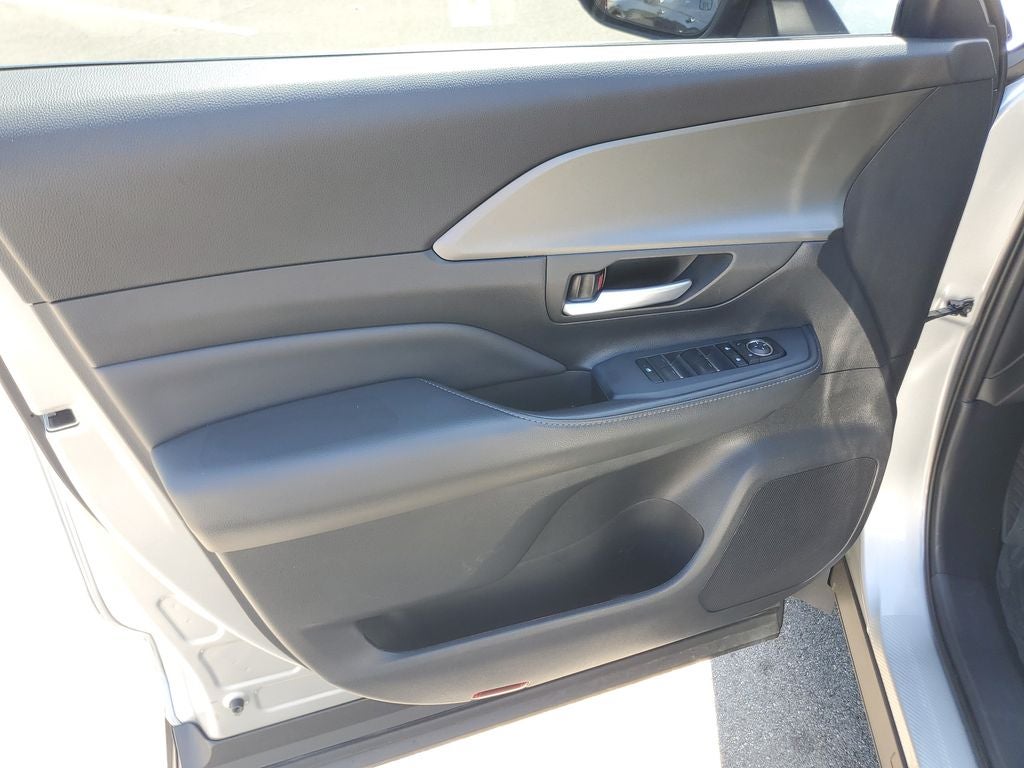 2025 Toyota Grand Highlander Hybrid LE