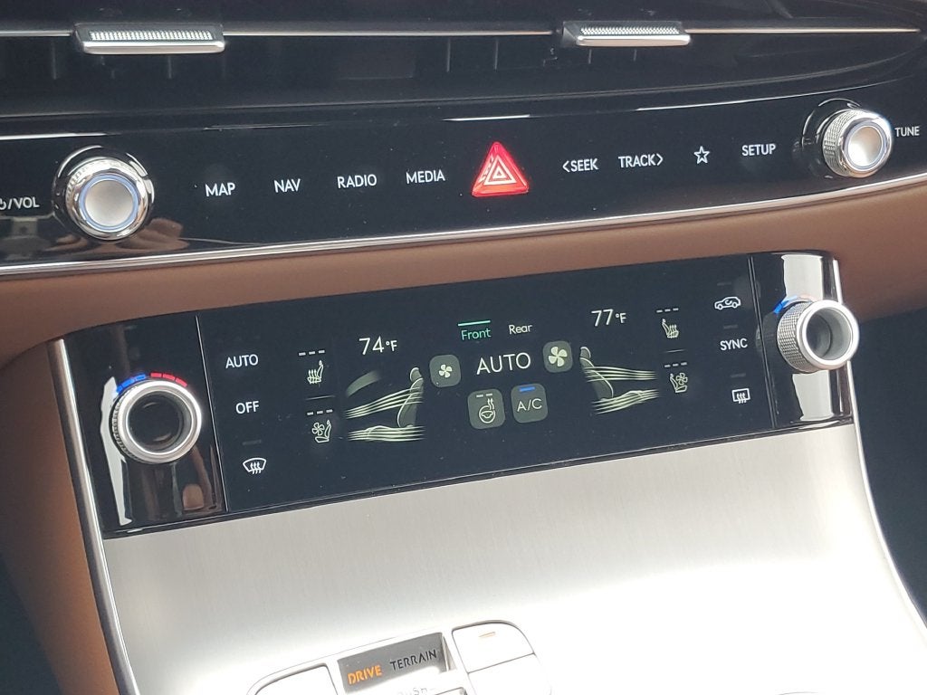 2026 Genesis GV70 2.5T Advanced