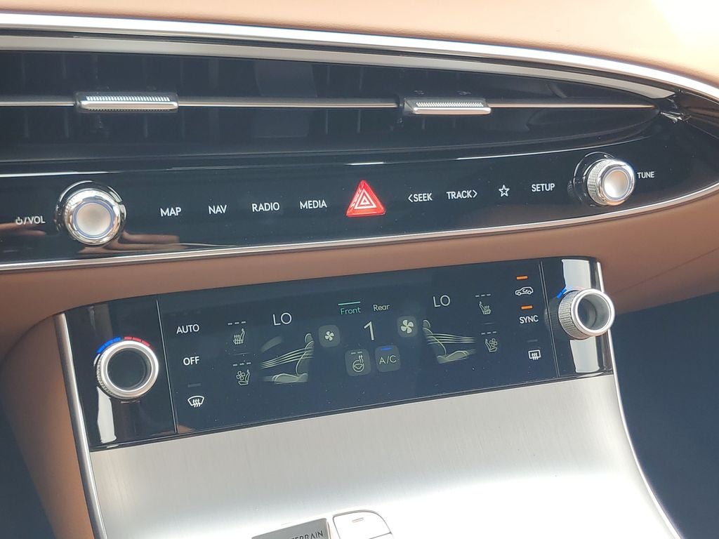 2026 Genesis GV70 2.5T Advanced