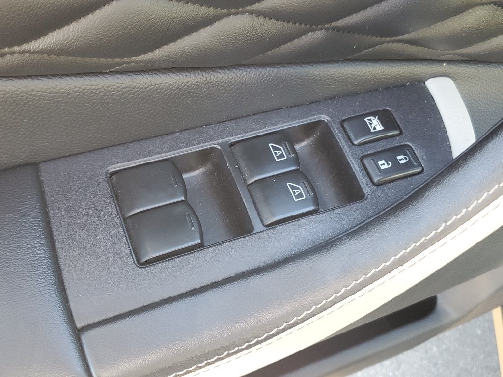 2017 INFINITI QX70 Base
