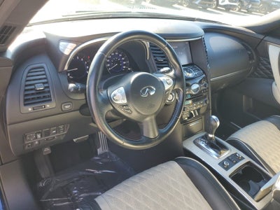 2017 INFINITI QX70 Base