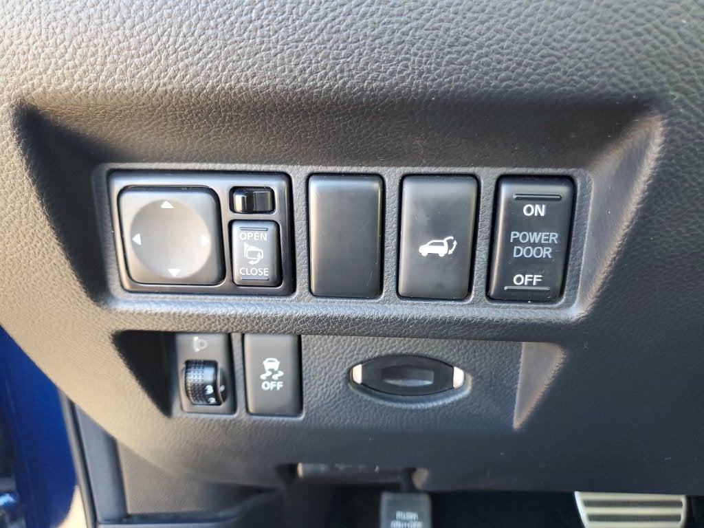 2017 INFINITI QX70 Base