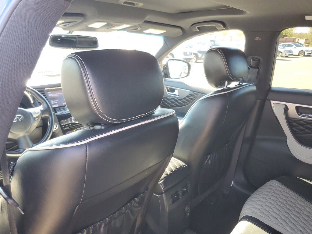 2017 INFINITI QX70 Base