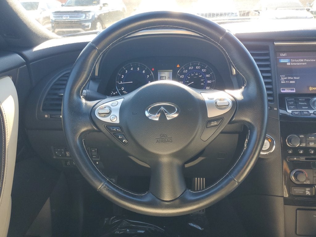 2017 INFINITI QX70 Base