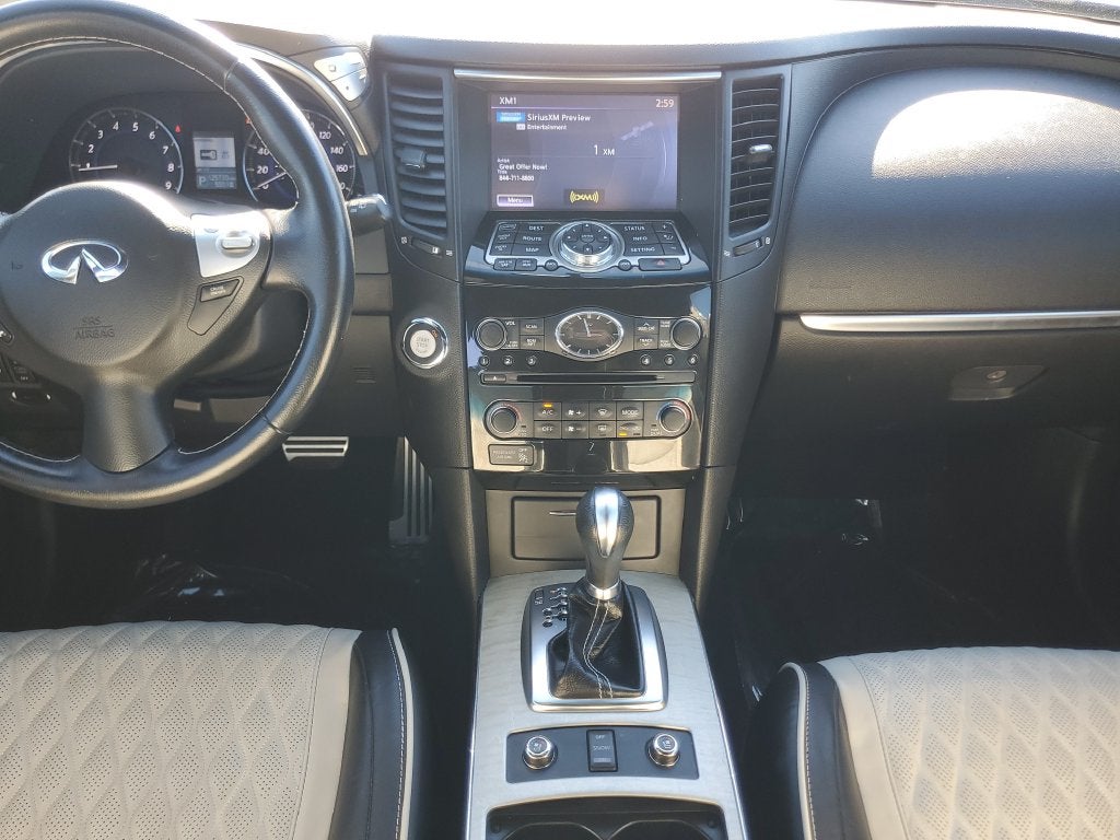 2017 INFINITI QX70 Base