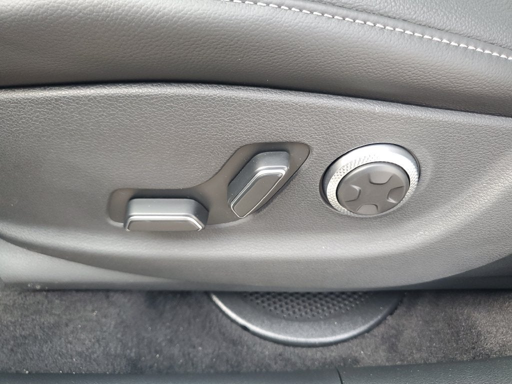 2027 Genesis GV80 2.5T Select