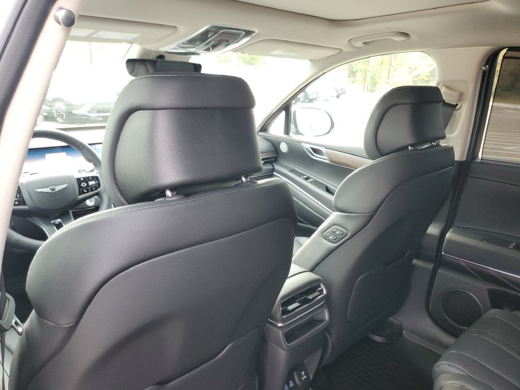 2027 Genesis GV80 2.5T Select