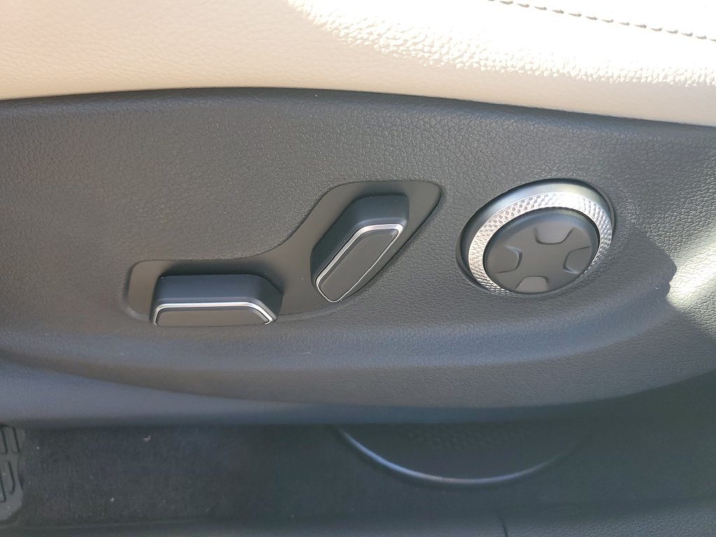 2027 Genesis GV70 2.5T Select