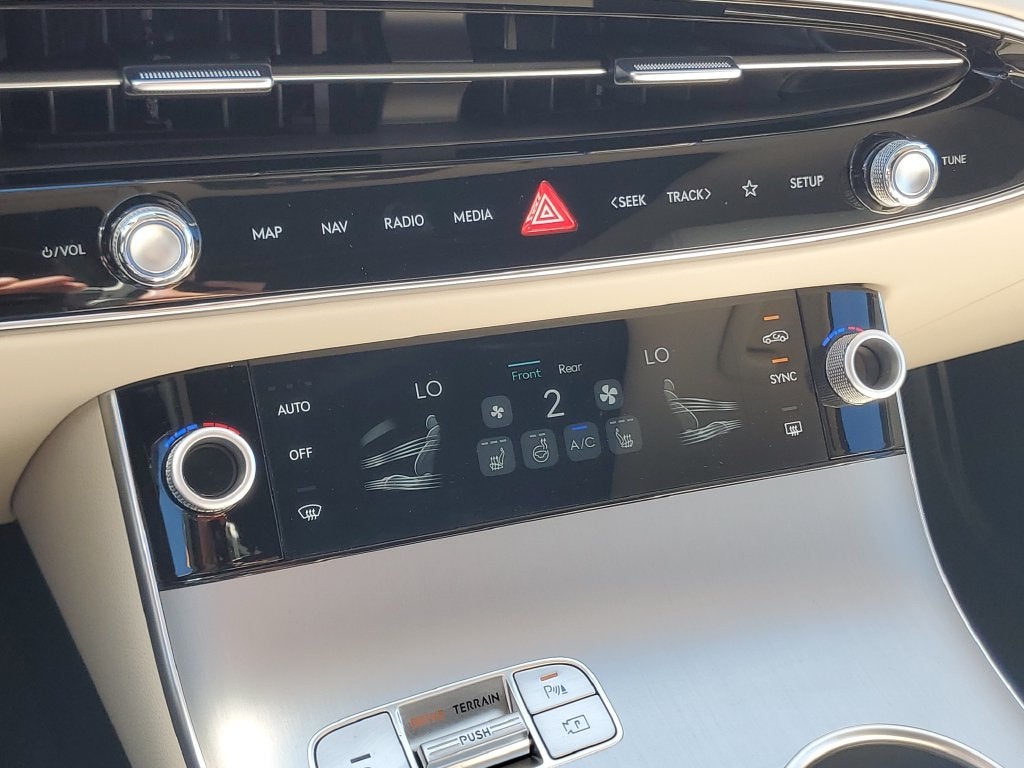 2027 Genesis GV70 2.5T Select