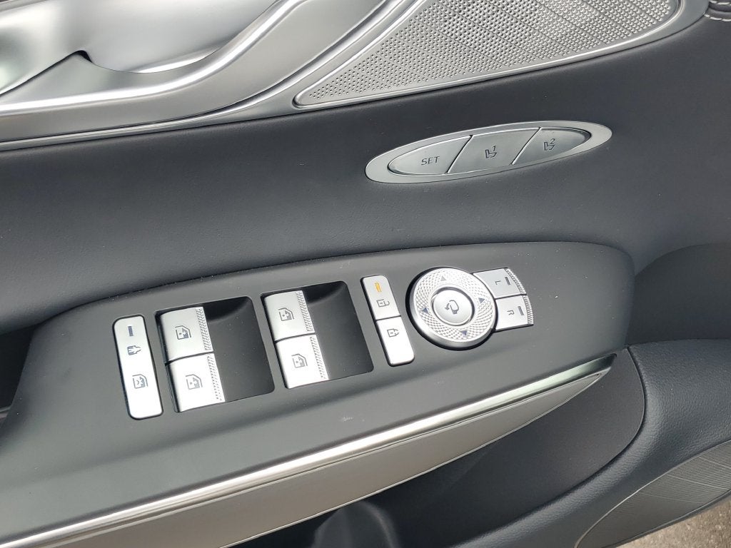 2027 Genesis GV70 2.5T Select