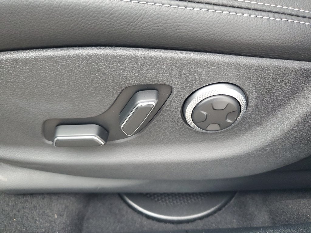 2027 Genesis GV70 2.5T Select