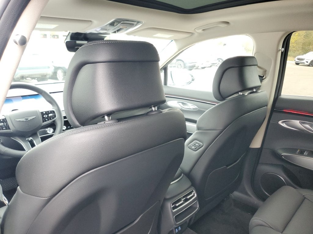 2027 Genesis GV70 2.5T Select