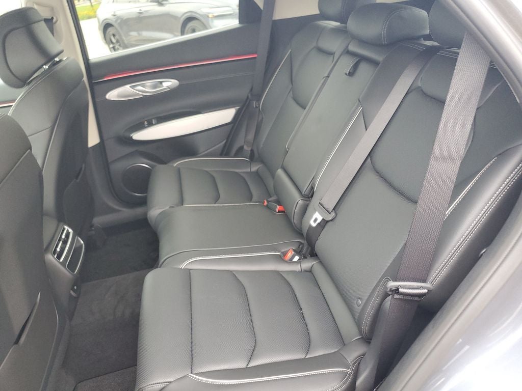 2027 Genesis GV70 2.5T Advanced