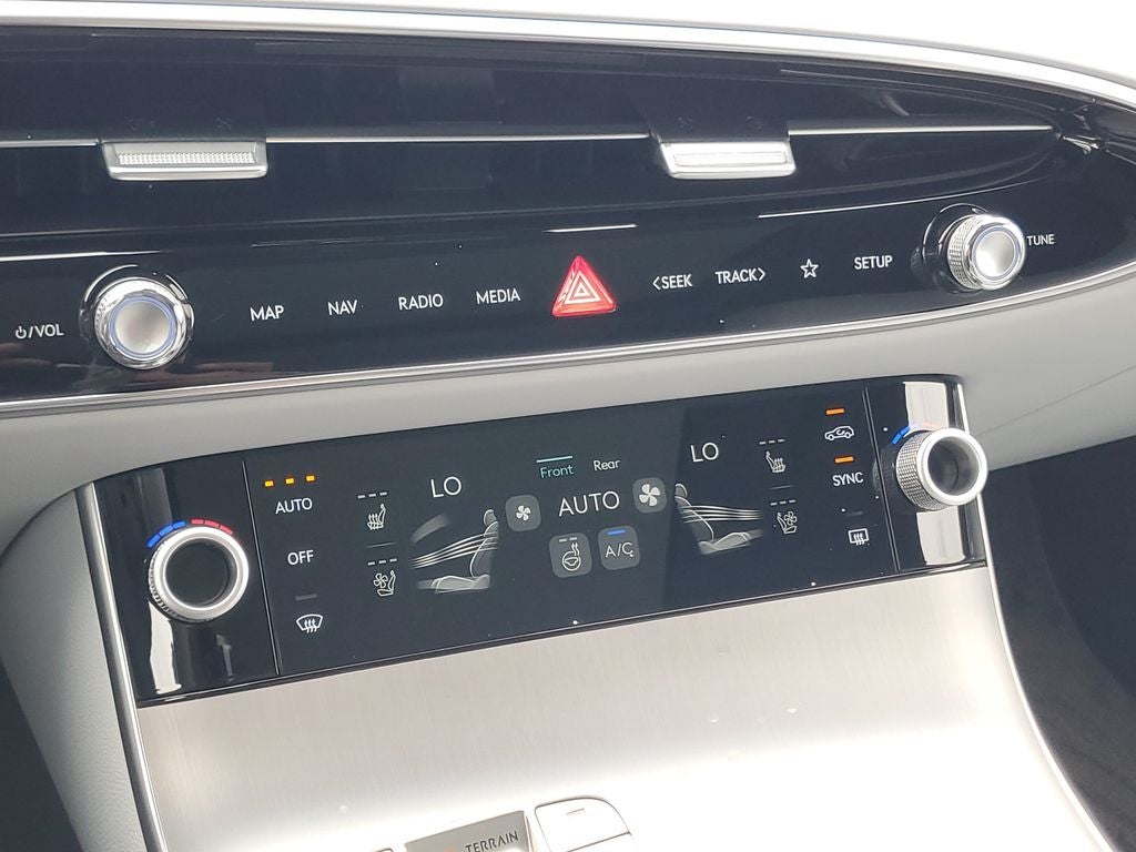 2027 Genesis GV70 2.5T Advanced