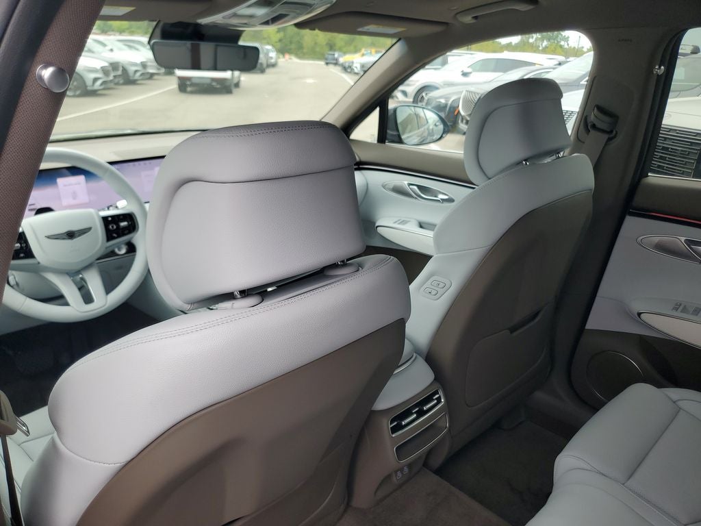 2027 Genesis GV70 2.5T Advanced