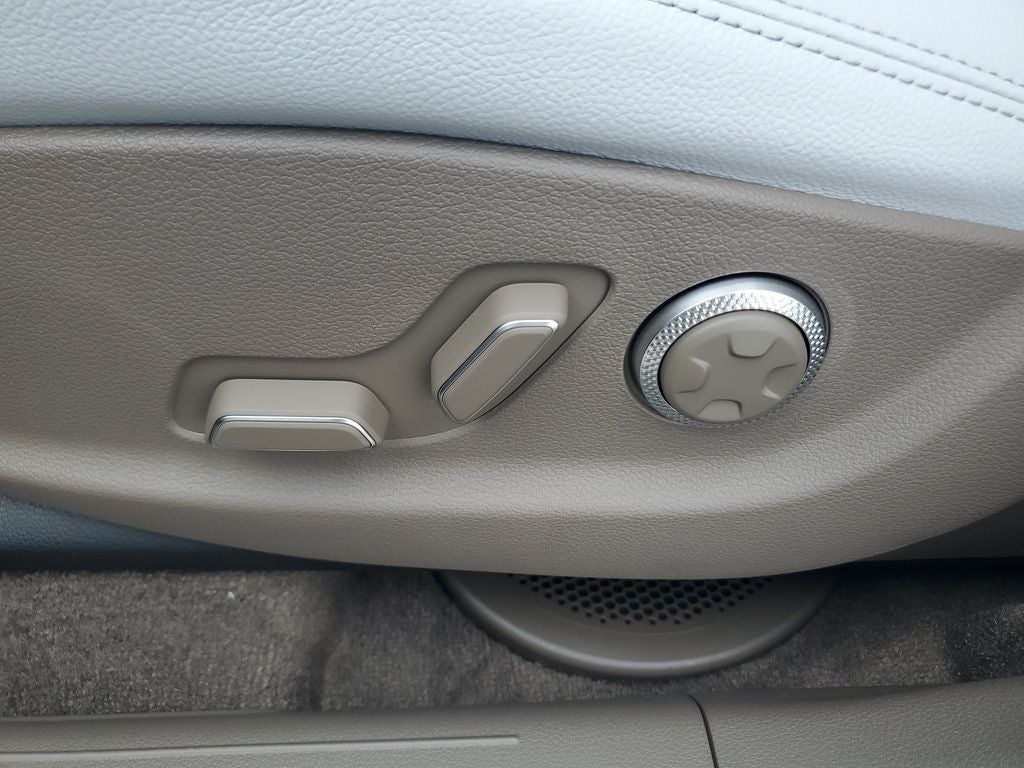 2027 Genesis GV70 2.5T Advanced