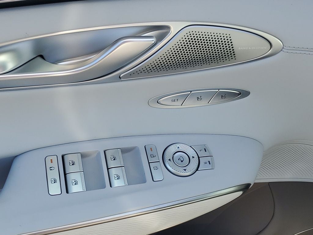 2027 Genesis GV70 2.5T Advanced