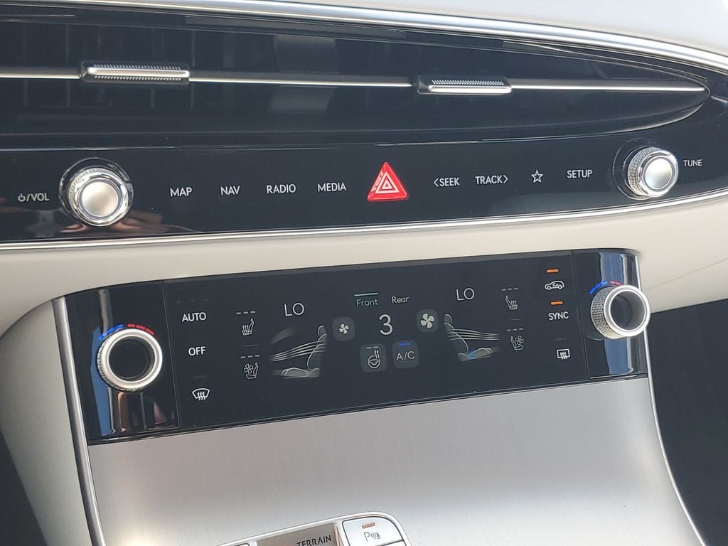 2027 Genesis GV70 2.5T Advanced