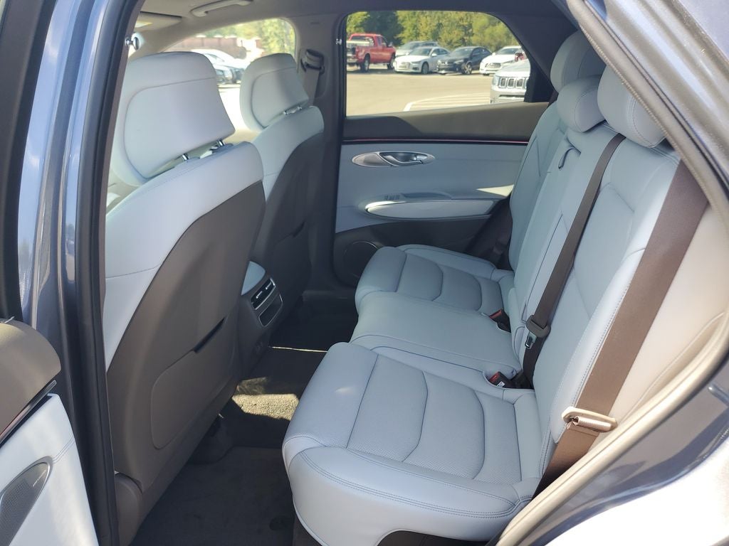 2027 Genesis GV70 2.5T Advanced