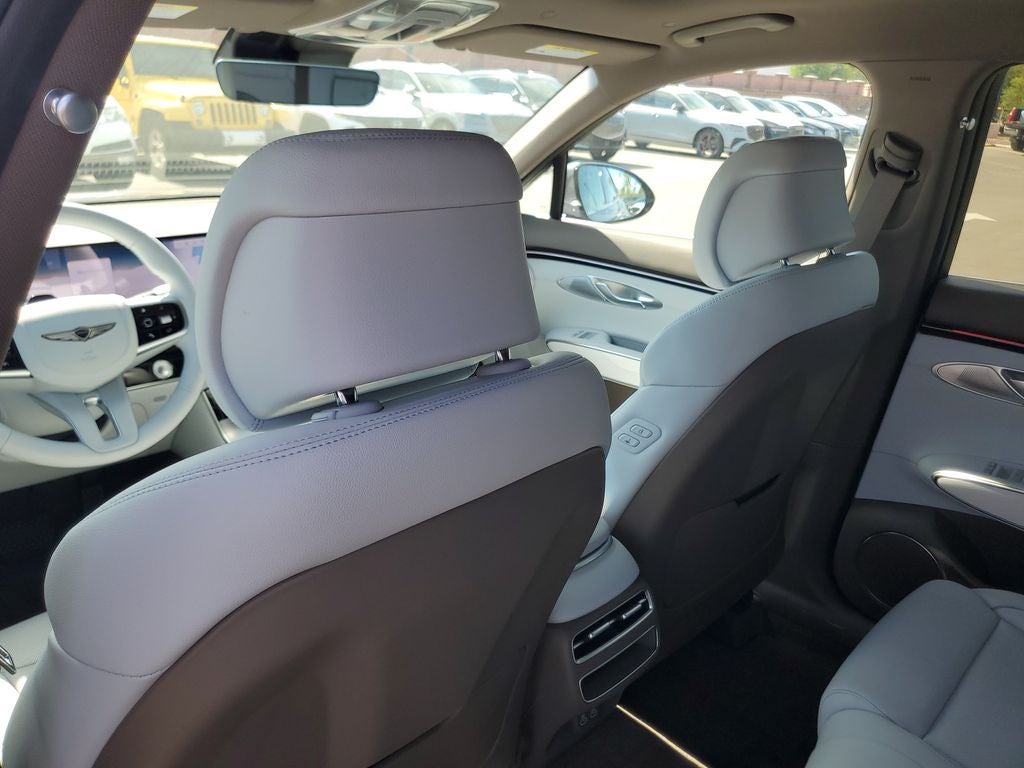 2027 Genesis GV70 2.5T Advanced