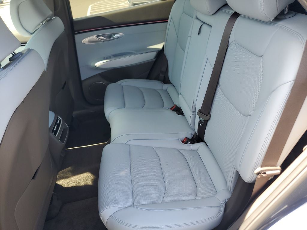 2027 Genesis GV70 2.5T Advanced