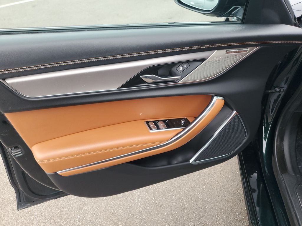 2022 Jaguar XF R-Dynamic SE