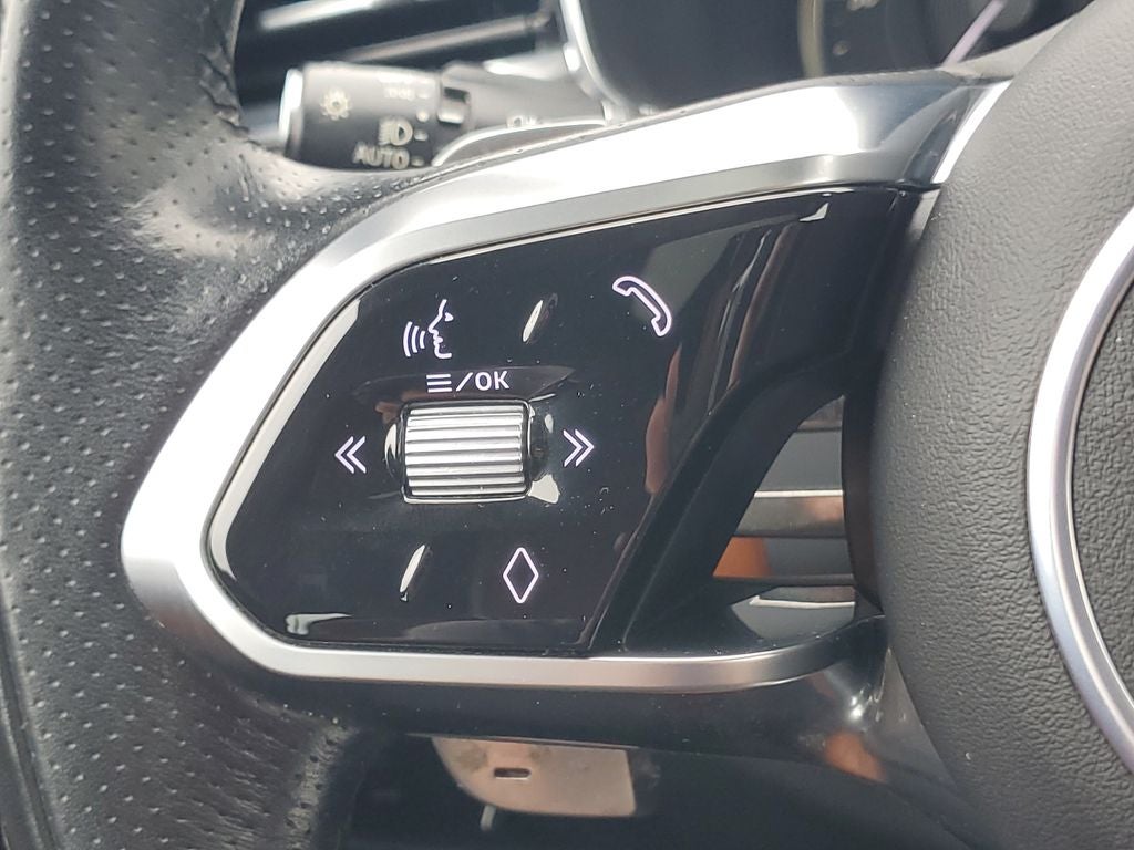 2022 Jaguar XF R-Dynamic SE