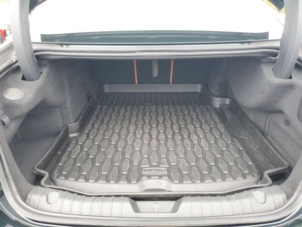 2022 Jaguar XF R-Dynamic SE