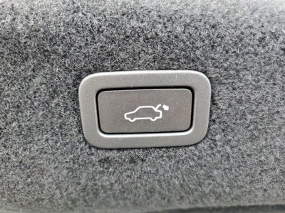 2022 Jaguar XF R-Dynamic SE