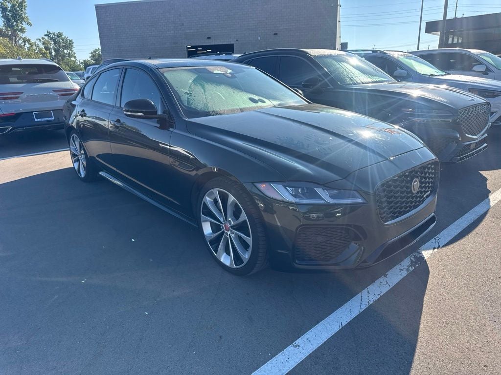 2022 Jaguar XF R-Dynamic SE