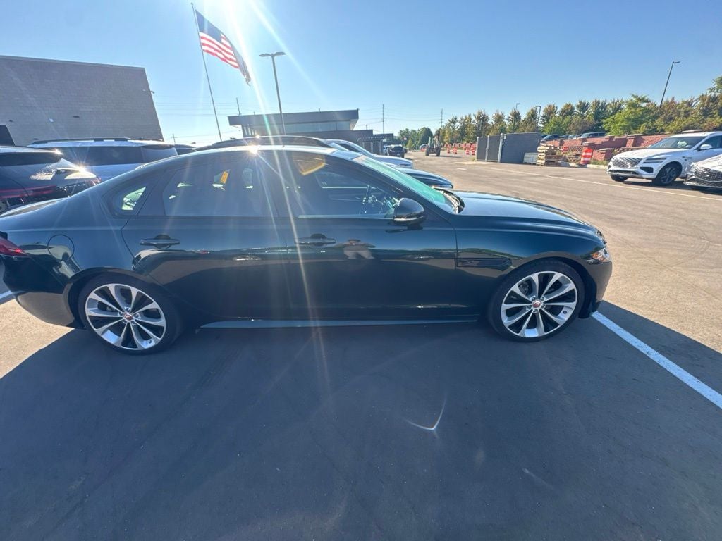 2022 Jaguar XF R-Dynamic SE