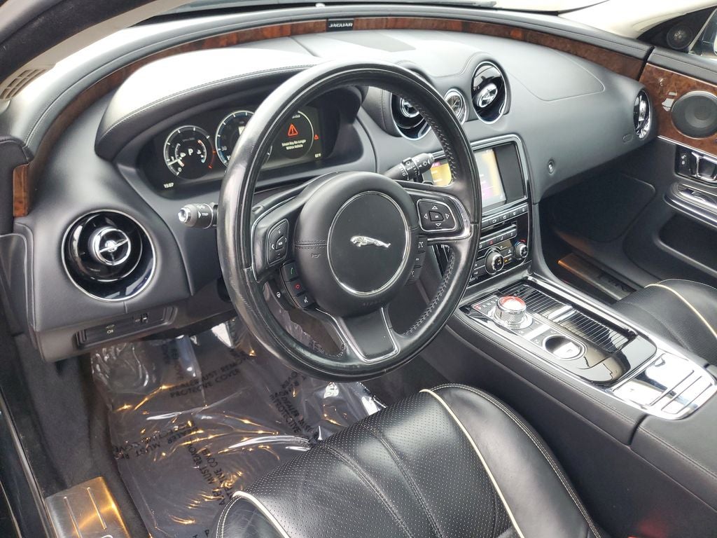 2016 Jaguar XJ R-Sport