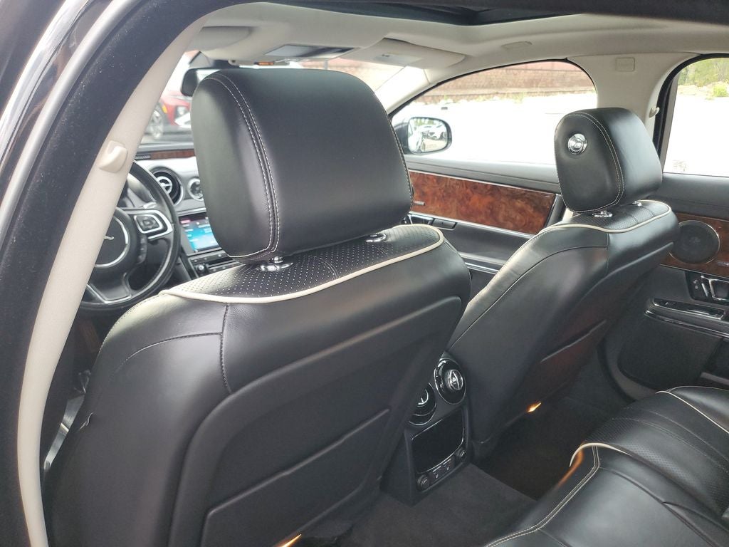 2016 Jaguar XJ R-Sport