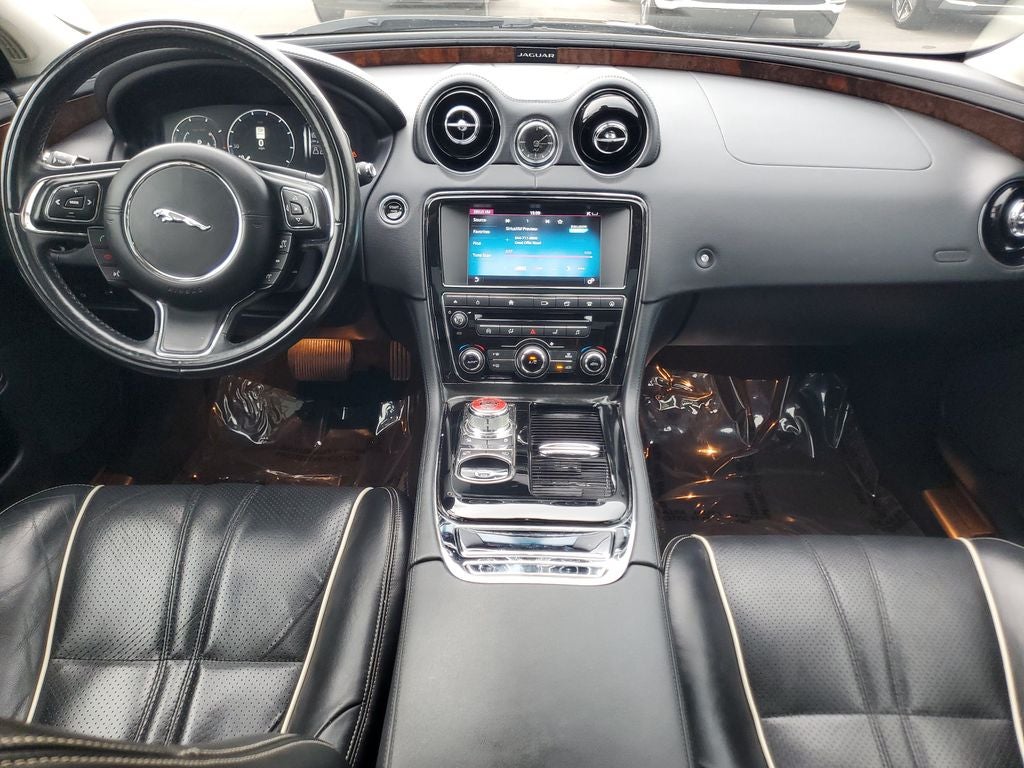 2016 Jaguar XJ R-Sport