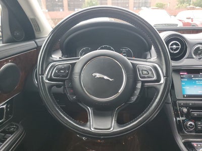 2016 Jaguar XJ R-Sport
