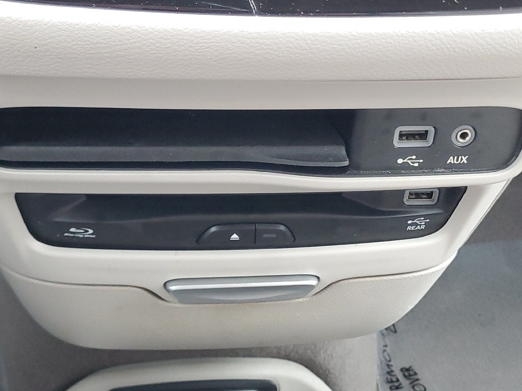 2017 Chrysler Pacifica Touring L Plus