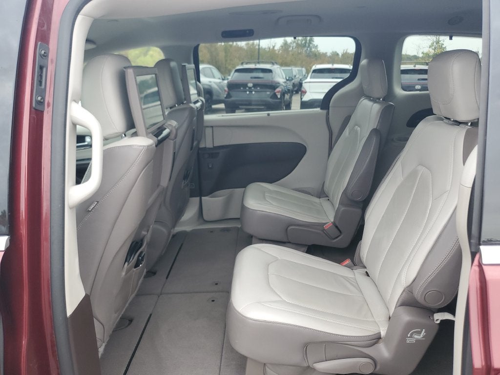 2017 Chrysler Pacifica Touring L Plus