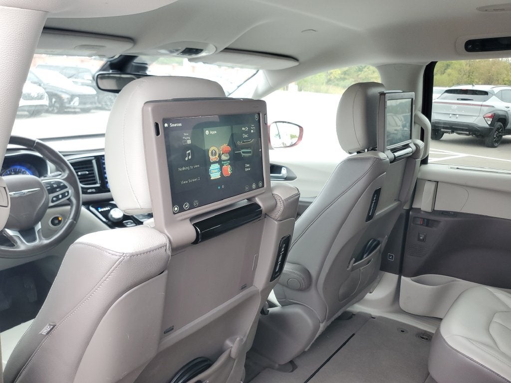 2017 Chrysler Pacifica Touring L Plus