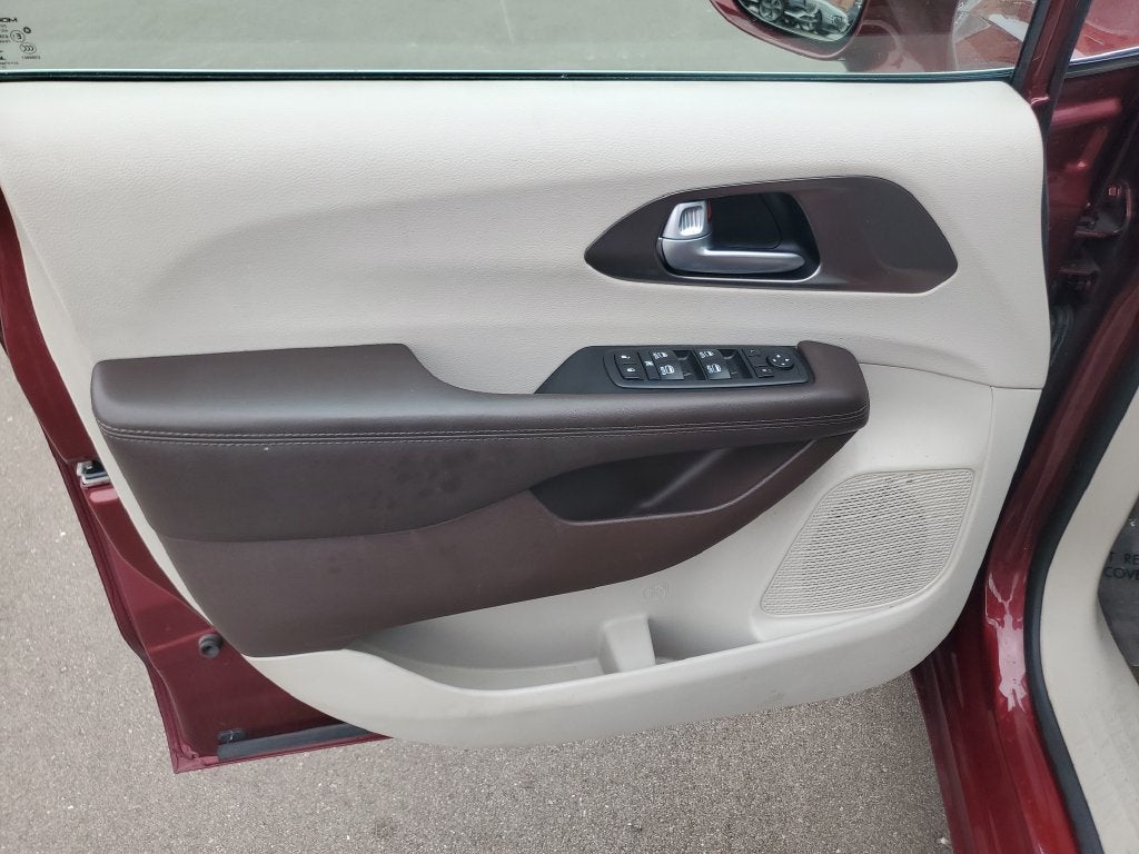 2017 Chrysler Pacifica Touring L Plus